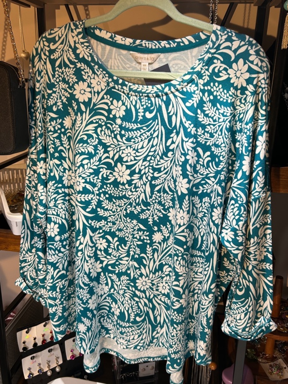 Crown &Ivy Teal and White Floral 3/4 sleeves with soft supple comfort.